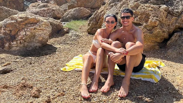 Провал Динамо тепер в Японії – його дружина ідеально вписалася з незвичною зовнішністю