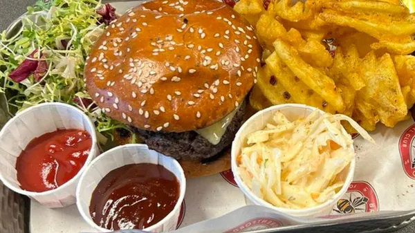 Клуб українця подає найсмачніші страви на матчах в усій АПЛ – переконайтесь самі