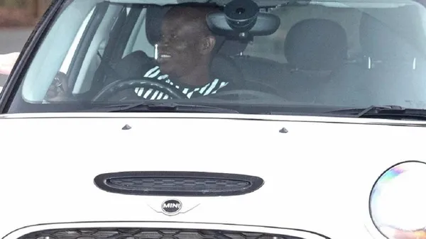 Неймовірно багаті футболісти, які дивують скромним життям