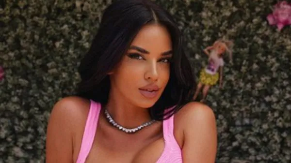 Хорватская болельщица Ивана Кнолль соблазняет глубоким вырезом во время соревнований во Флориде