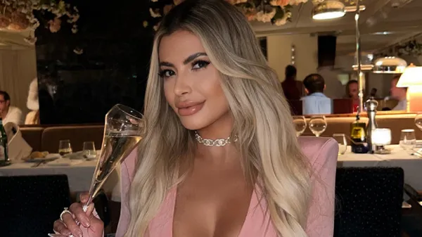 Playboy назвал ее идеальной женщиной – Дженайда имеет успех благодаря смелым фото