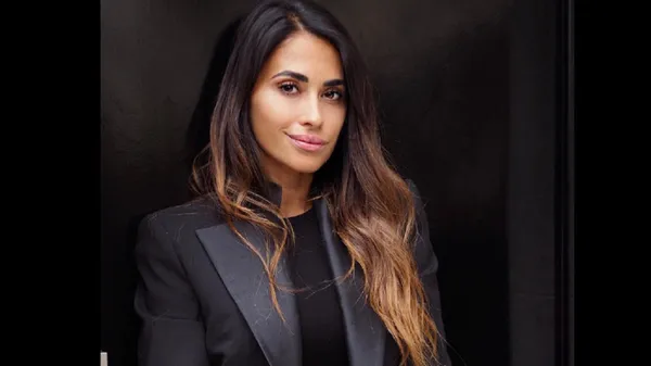 Жена Месси сверкает роскошной фигурой на стильных фото