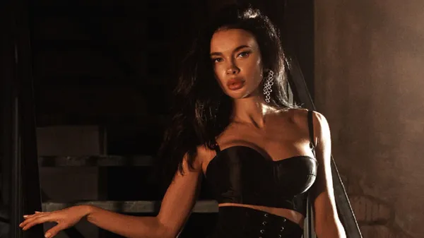 Сексапільна екс-дружина Артема Кравця впала у дитинство – яскраві кадри