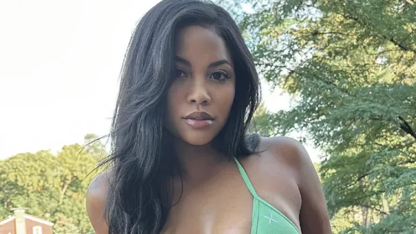 Сексуальна інфлюенсерка з гольфу та суперниця Пейдж Спіранак хизується формами