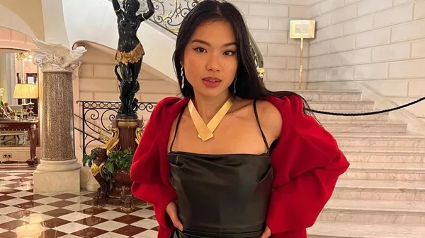 Гламурна шахістка пробує сили в новому виді спорту – спекотні фото