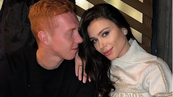 Це вогонь: кохана захисника Шахтаря не соромиться хизуватися розкішною фігурою