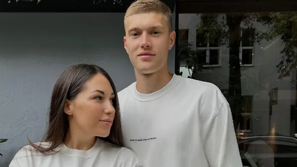 "Наша мазунка": дружина Довбика показала світлини з сімейного архіву