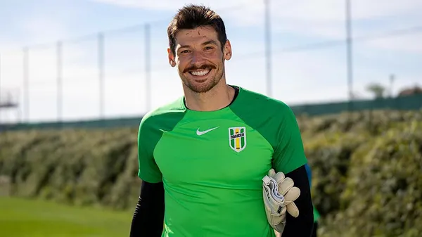 Тепер тренер: кіпер Полісся похизувався новим досягненням – неочікувано