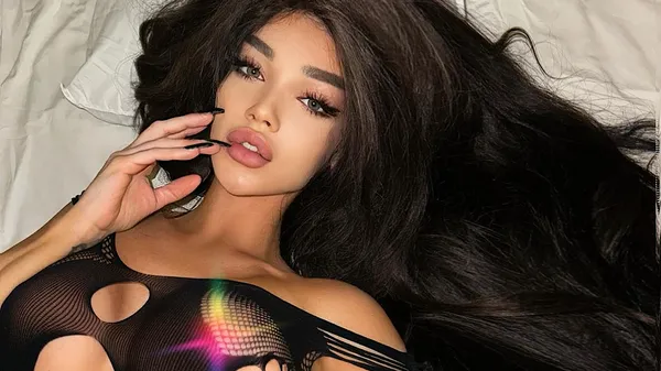 Червоні стрінги та панчохи: колишня пасія Вербіча продемонструвала на камеру все, що тільки можна