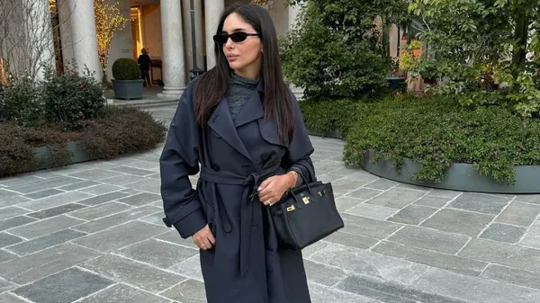 Дружина зірки Барселони вразила чарівними фото в мережевній білизні та сумує за його екс-клубом