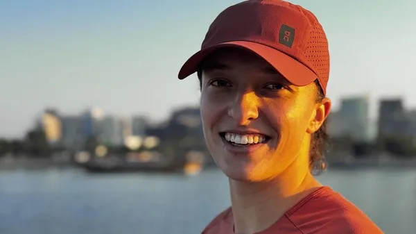 Зміна настрою Свьонтек – перша ракетка світу передає вітання з Катару