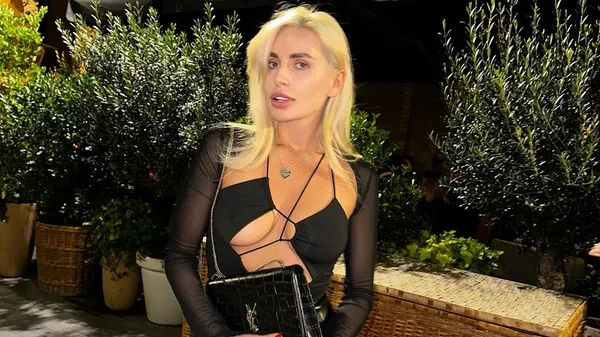 Дівчина зірки Динамо роздягнулася на честь перемоги – звабливі кадри