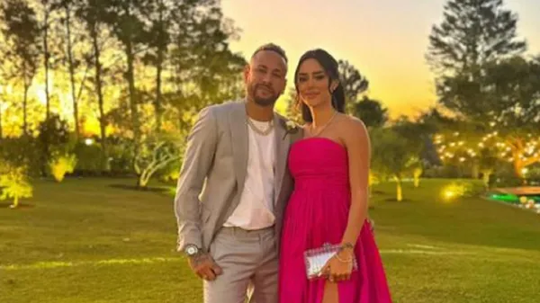 Зірковий зрадник Неймар замилував сімейним фото