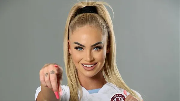 Самая сексуальная футболистка мира напоминает о себе – милые фото