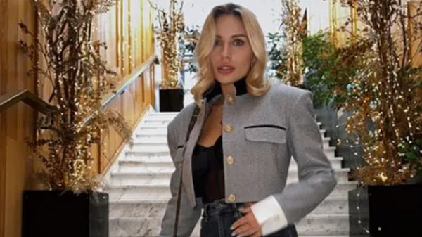 Сексапільна дівчина футболіста Динамо потрясла сідницями на камеру