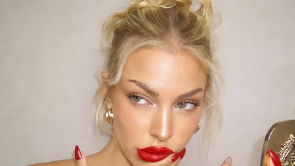 Гаряча пасія екс-зірки Барселони – справжня "вишенька на торті"