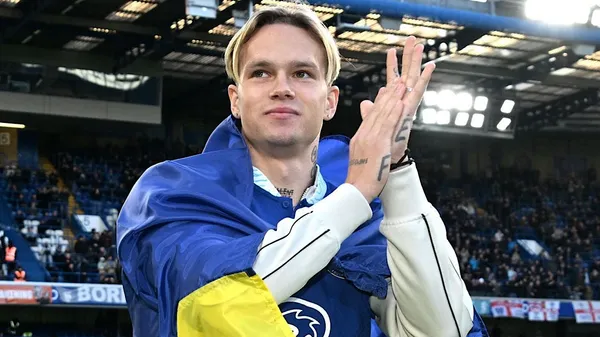 "Немає нічого неможливого": Мудрик продовжує постити загадкові дописи через недовіру від Почеттіно