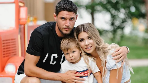 "Наче півтора року їхала": дружина Яремчука нарешті повернулася – у неї чоловік ненажера