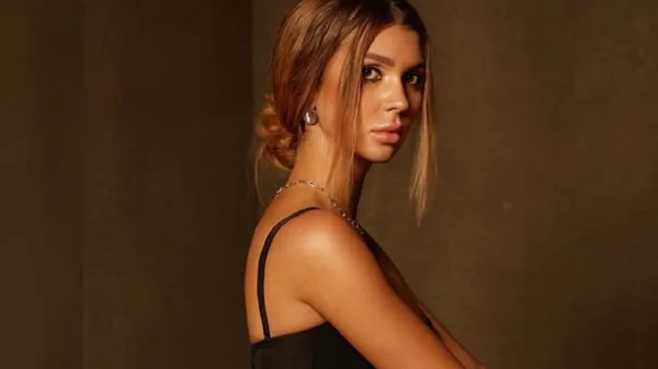 Кума Зінченка пітніє на сонечку та не залишає місця для фантазії