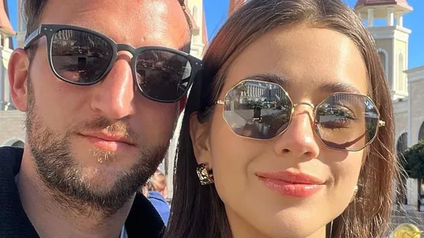 На тлі Ейфелевої вежі: гравець УПЛ зробив пропозицію чарівній футбольній ведучій