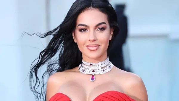 Наречена Роналду продемонструвала годинник майже за 100 тисяч доларів