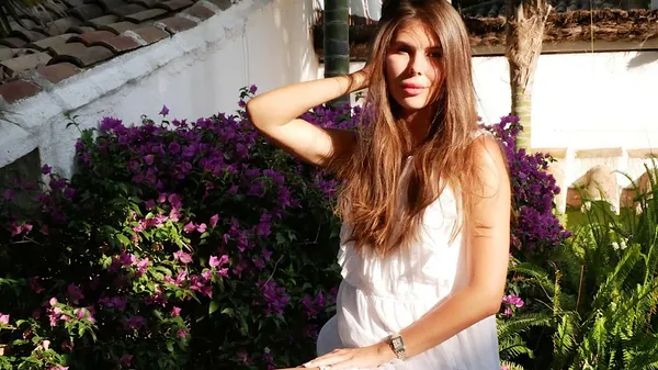 Трудно выбрать кадр: жена Реброва залюбовала собой в Instagram