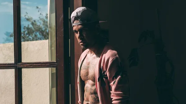 Изнасиловал девушку в туалете клуба: Алвеса признали виновным в сексуальном насилии