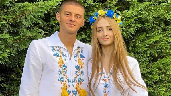 Обраниця Миколенка подарувала фанатам сонячну усмішку – миле фото