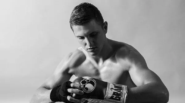 Металіст, "Жигулі" і мамине олів’є для боксера Черкашина – він спарингував з Холіфілдом-молодшим