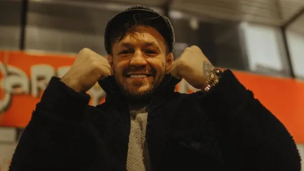 "У тебе ж є діти": Конор Макгрегор приголомшив фанатів відео з напівголими дівчатами в Маямі