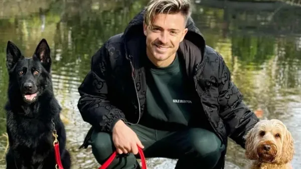 Гріліш показав свого пса за 25 тисяч фунтів після нальоту банди на його будинок: зірку Ман Сіті так просто не зламати