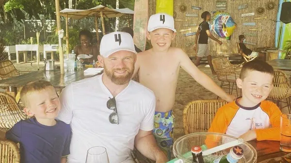 Руні готується почати сенсаційну боксерську кар'єру – легенду МЮ вже відправляли в епічний нокаут