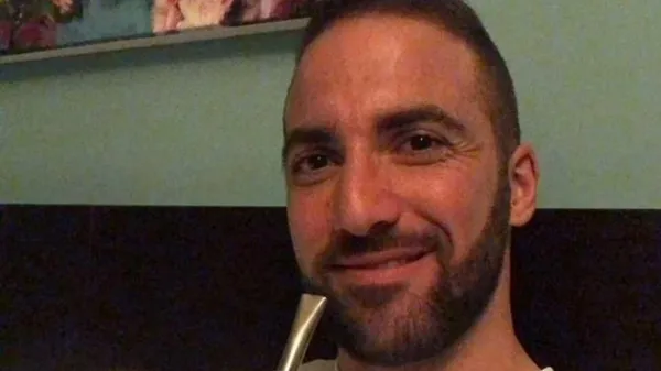 Легендарный бомбардир стал отшельником: "Меня судили за миллионы, а я работал с девяти лет"