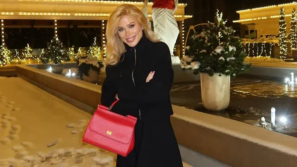 Эффектное селфи: жена защитника Шахтера в очередной раз очаровала своей красотой