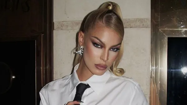 Сексапільна кохана тріумфатора ЛЧ провокує мережу відвертою сукнею