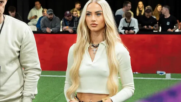 Хто кого зваблював: найсексуальніша футболістка отримала дари від чемпіона світу – запахло спокусою