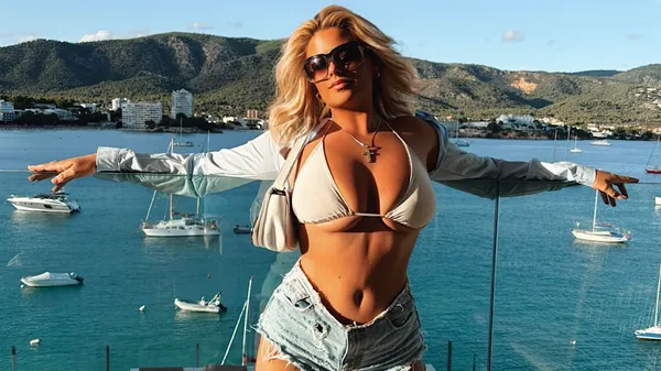 Додала жару: зірка боксерських шоу засвітила соковиті форми – бюст вражає