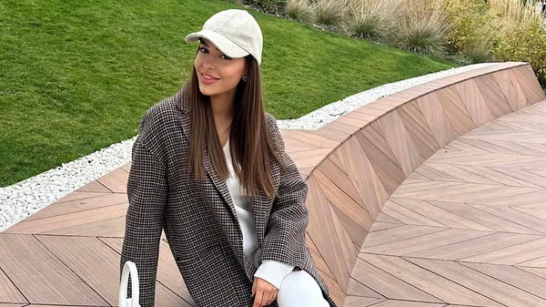 Корислива дружба: дочка зірки Динамо хизується брендовим одягом – позичила в коханої іншого гравця