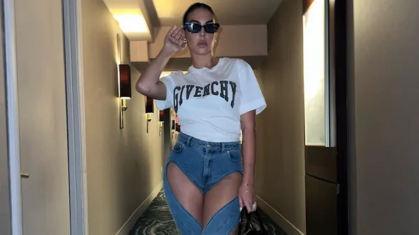 За космические средства: девушка Роналду стала обладательницей самой дорогой сумки в мире