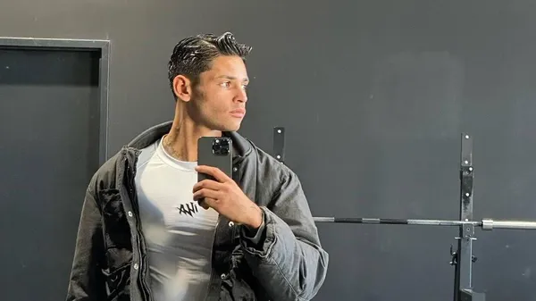 Боксер розлучився із супермоделлю через 2 години після народження сина: має нову пікантну подружку