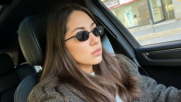 Регоче на всю хату: дружина Довбика показала, як гравець бавиться з донькою