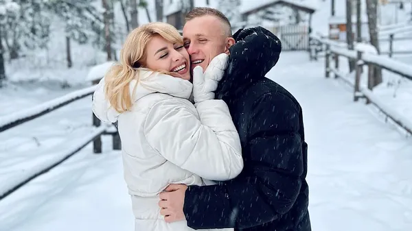 Дружина хавбека Шахтаря показала зворушливу родинну ідилію – особливе привітання коханого