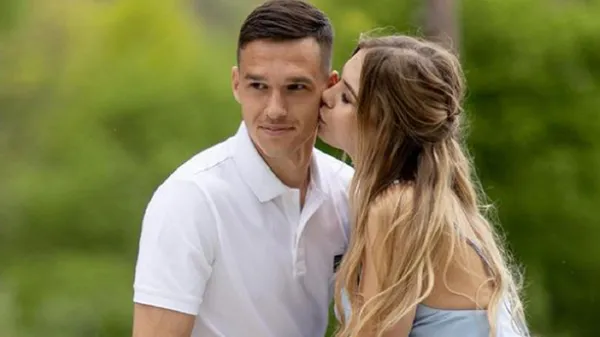 Дружина захисника Динамо показала перші кроки сина на футбольному полі