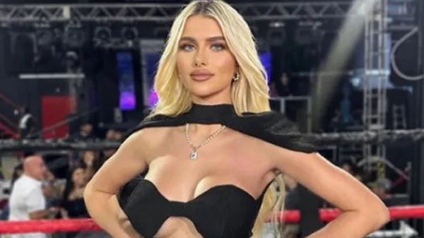 Найсексуальніша зірка боксерських шоу потрапила в засніжену казку – вражає