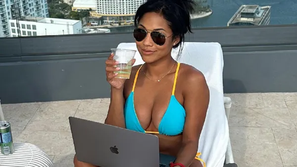 Найгарячіша гольфістка спокусила апетитним "персиком" – дуже гарячі фото