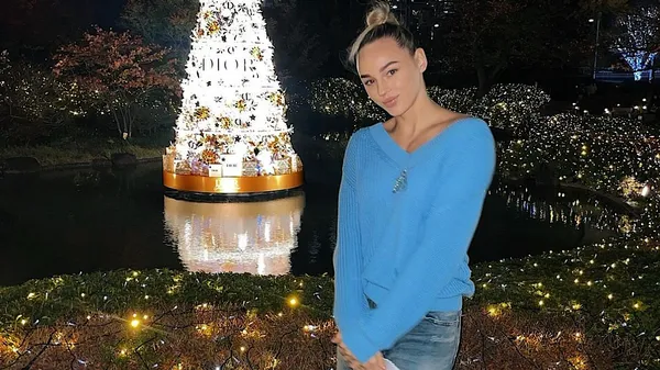 Гарного дня: неймовірна дзюдоїстка Білодід з найкращими побажаннями у топі з відкритим декольте