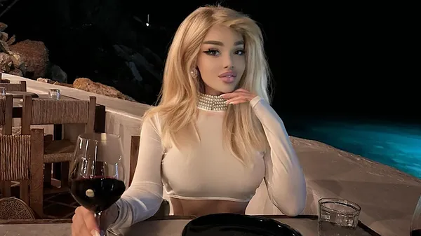 Наче з вами у ліжку: колишня Вербіча вигинається впритул до камери у спідній білизні