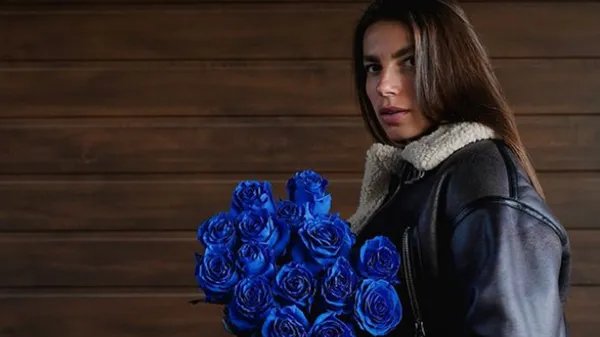 Передала "привіт" фанам: чарівна Бех-Романчук засвітила грайливу усмішку