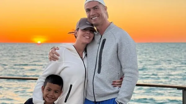 "Любов у раю": Роналду у сімейному колі розкошує на відпочинку