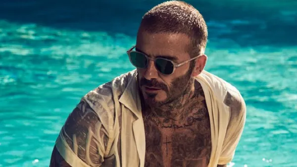 Бекхем топлес засвітив чіткі кубики пресу на тренуванні